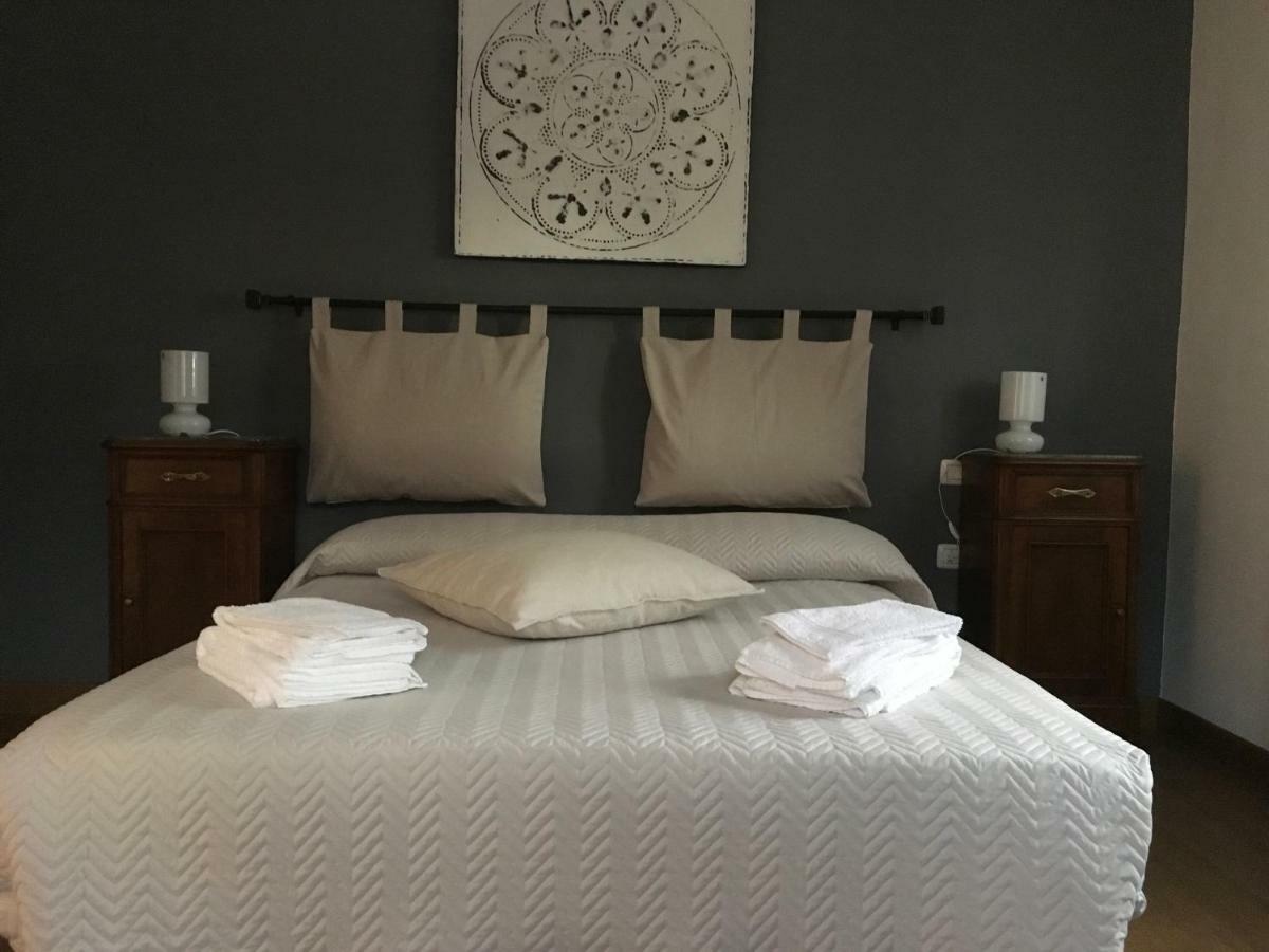 Bb Andre' Bed & Breakfast Vara Superiore Eksteriør bilde
